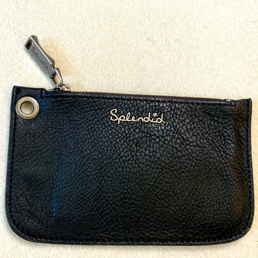 Splendid black zippered pebbled leather 7.5 x 4.5 wristlet clutch EUC